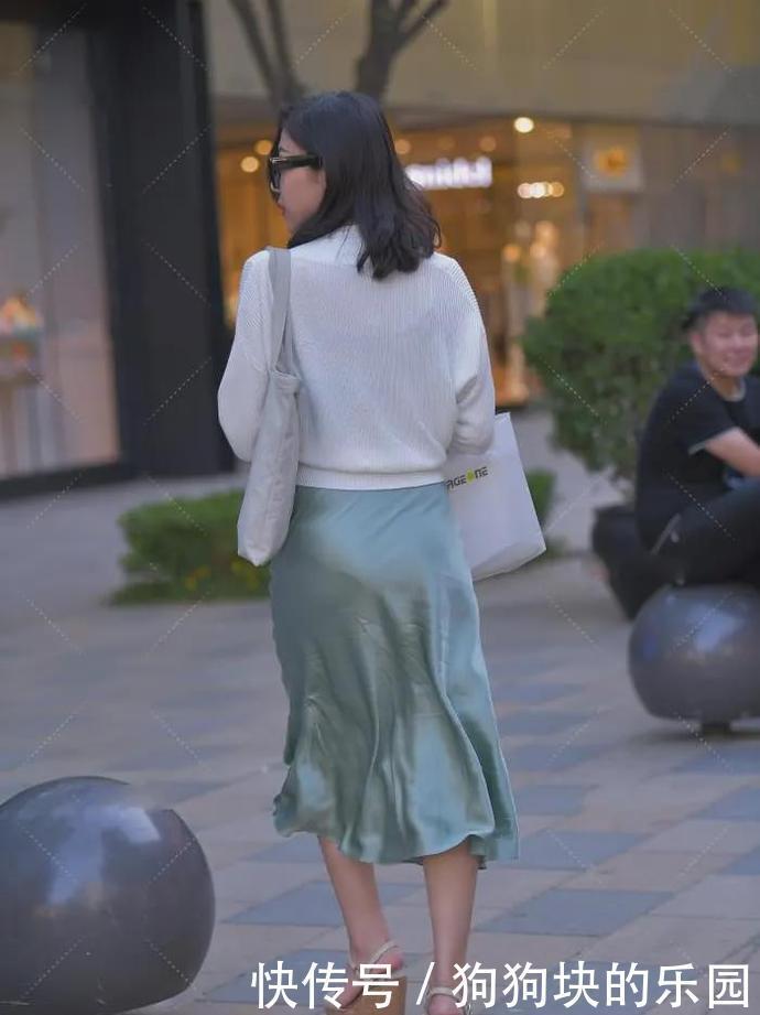 版型|连衣裙如何穿出高级感?版型很重要,面料也很重要,白色很百搭