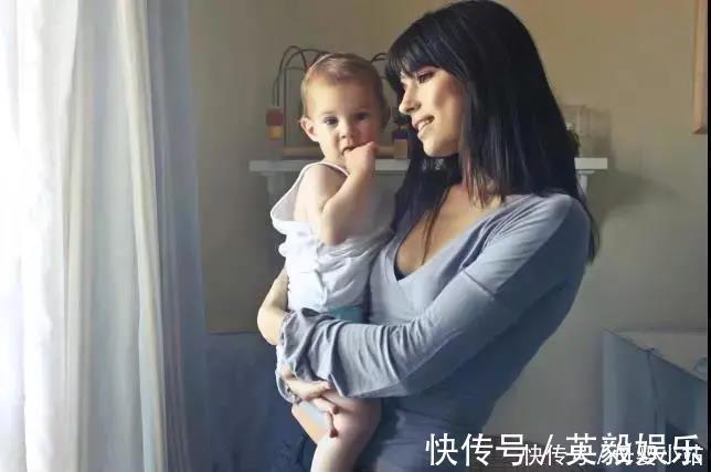 抱娃|全球婴正确的抱娃是个技术活,教你不同年龄段正确抱娃姿势