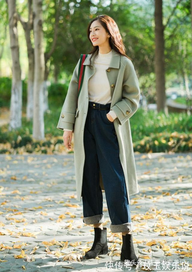 小姐姐 收起你的裙子吧!今年流行穿“九分裤+短靴”,保暖舒适还时髦