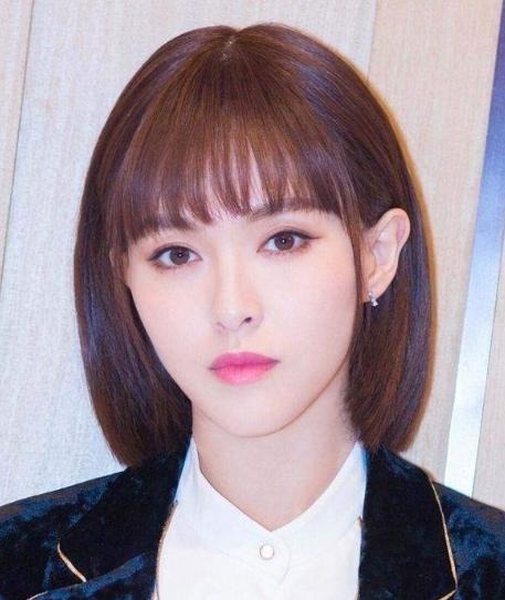 刘海|刘海的各个款式中,今年最流行这四种,减龄又少女,女明星都爱了