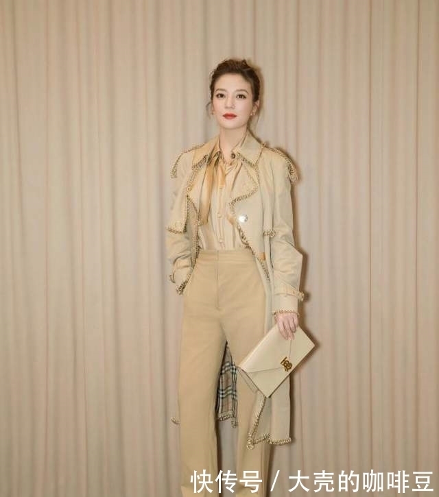 见过大场面的女人，春天穿风衣，都不会配这3种内搭，邋遢掉档次