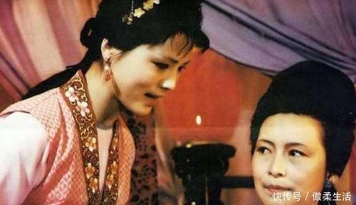 贾府|袭人劝架时，晴雯的一番话，揭露了袭人在贾府的真实处境