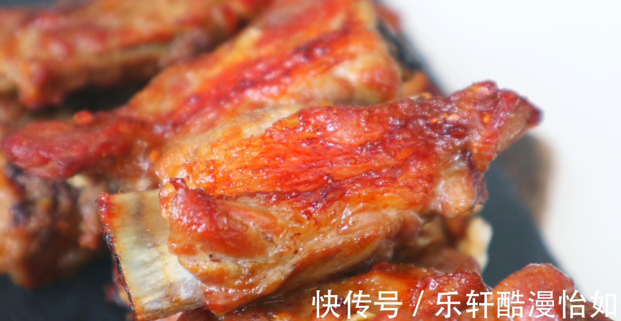 羊脊骨|花了两小时烤的排骨，一出烤箱就抢光，外焦里嫩真馋人，做法简单