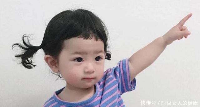 孩子腿部有这种特征，是“大长腿”预兆，身高往往“后发制人”！