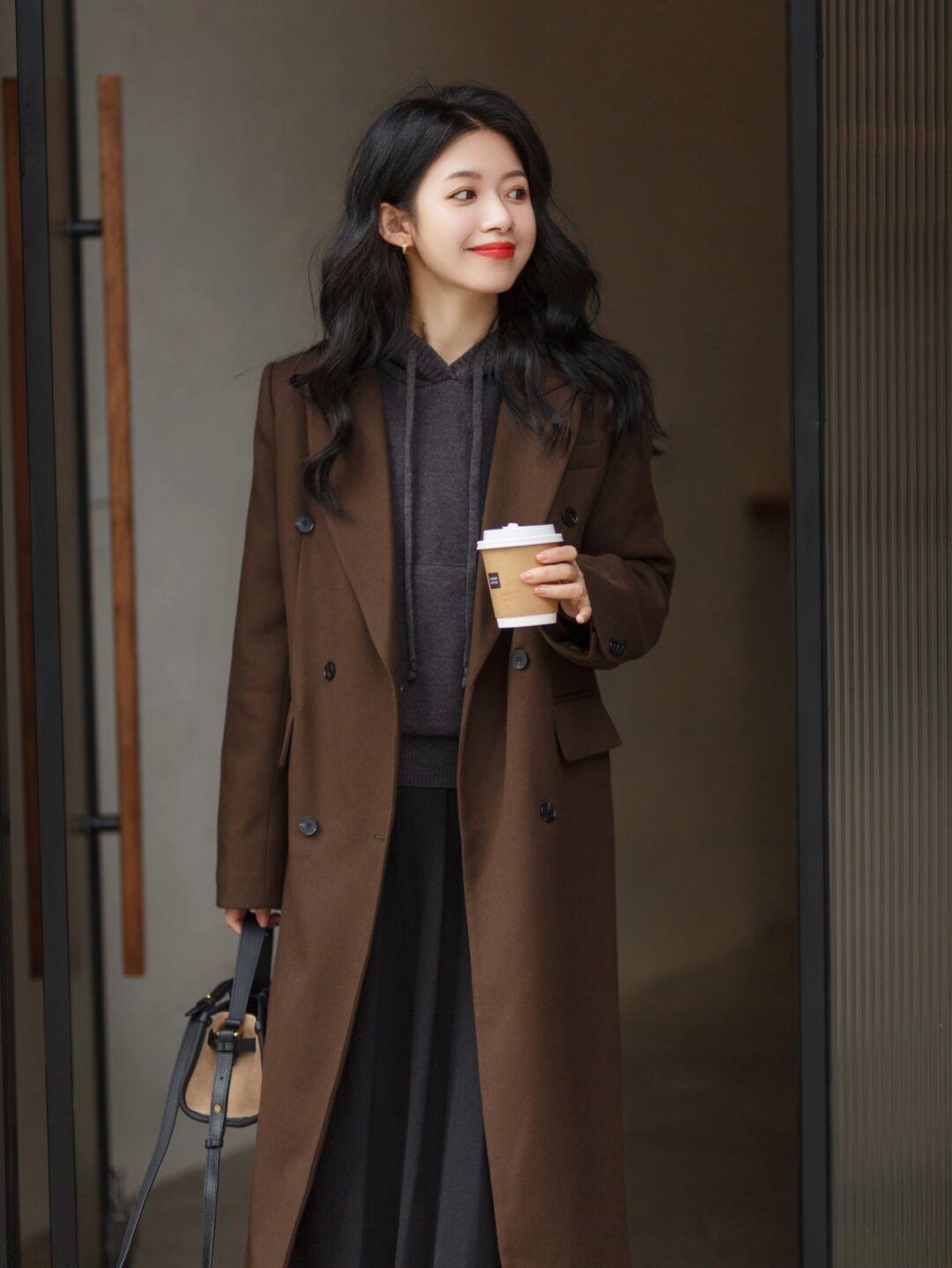 减龄感 普通人怎么把“大衣”穿出高级感?看看这些博主的搭配,优雅精致