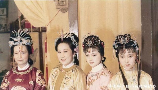 红楼梦四大家族的子女大多有文化,为何唯独凤姐大字不识一个!