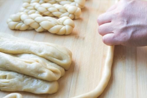 麻花|一碗面粉，两个鸡蛋，教你自制小麻花，吃一口嘎嘣脆，越嚼越香