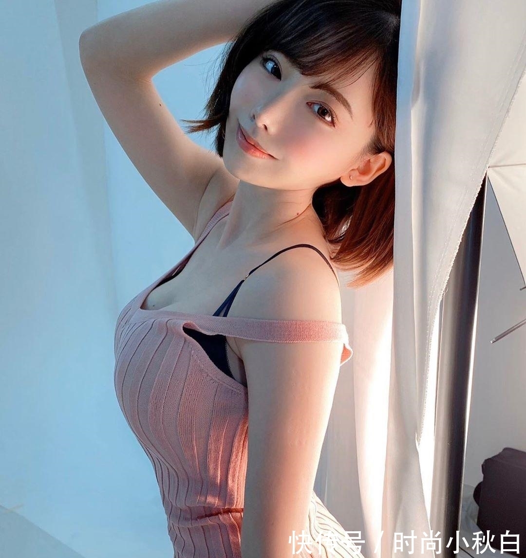 粉色|少女感满满的粉色裙子,这样搭配看上去又甜又美