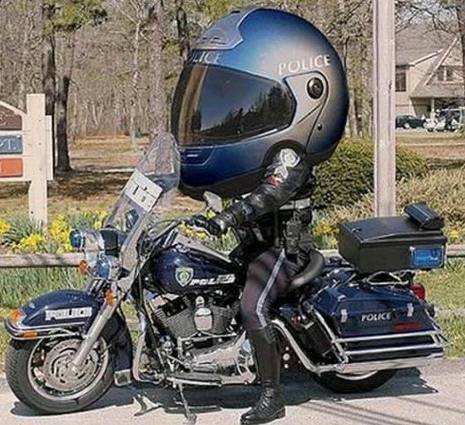 |搞笑图片幽默段子笑话真是会玩啊,把鱼儿养在洗衣机里哈哈