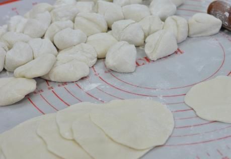 调饺子馅,有人先放盐有人后放盐?做对了,饺子鲜嫩饱满汁不外流