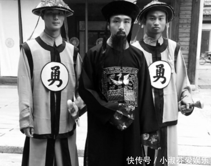 港片|港片僵尸全部穿着清朝官服,有的源于清朝的小说,有的源于迷信