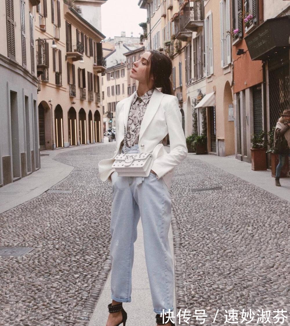 仪态|普通女生有这4个特征,就是别人眼里的“第一眼美女”