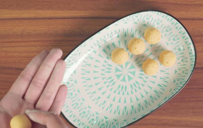 分享一款用红薯和紫薯做成的甜汤,软糯香甜又营养,孩子特爱吃