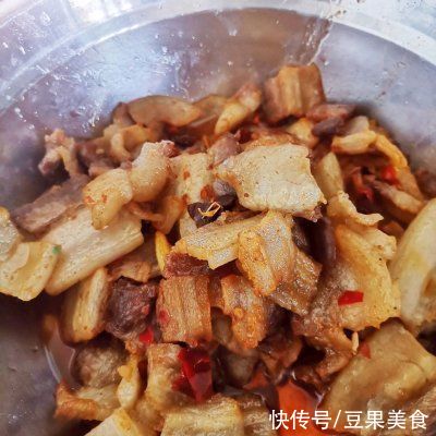 吃一次就让你忘不了的巴适板了好吃惨了—香香回锅肉