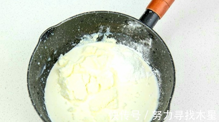 脆皮|手把手教你自制脆皮雪糕,奶香浓郁嘎嘣脆,口感超棒关键还实惠!