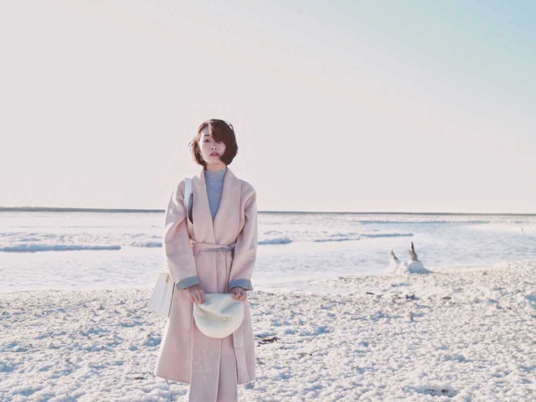 博主 别再用大衣搭配休闲鞋了,试试大衣+及踝靴吧!时髦精致又有气场