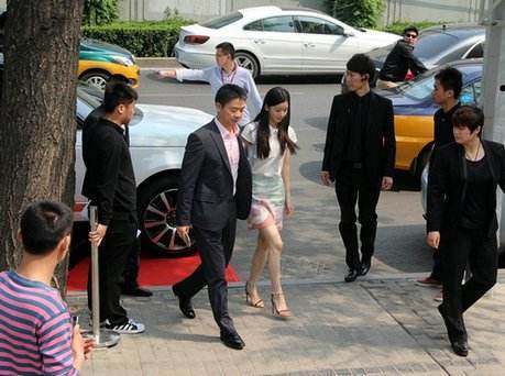 李天金|大佬保镖哪家强?马云的是太极宗师,王健林的威武,任正非不需要