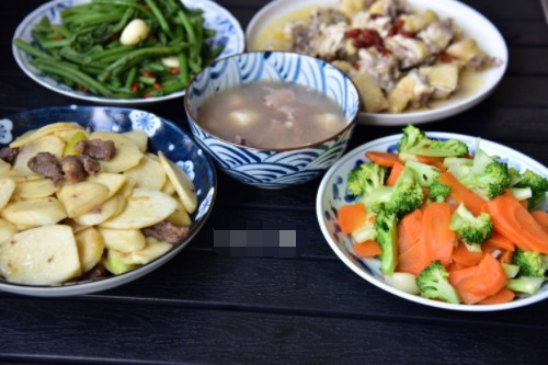  茭白炒牛肉|4菜1汤的周末晚餐，荤素搭配，其中一个是家人最爱吃的，赞不绝口