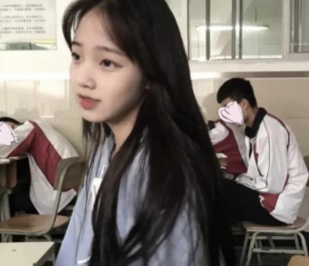 八字刘海|男生“贼嫌弃”的4种发型,女孩子却自认为很美,“单身”是有原因的