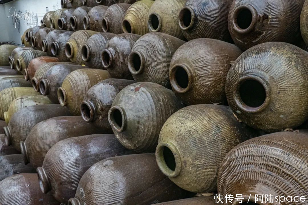 绮园|在绮园商业街旁边,有个院子专门用来酿酱油,还是海盐的老字号