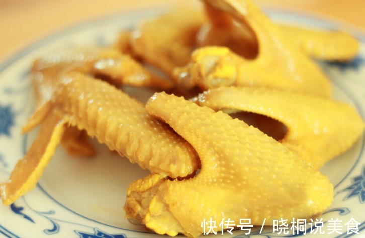 在家做道盐焗鸡翅,金黄诱人,皮滑肉嫩,有电饭锅就行,教您做法
