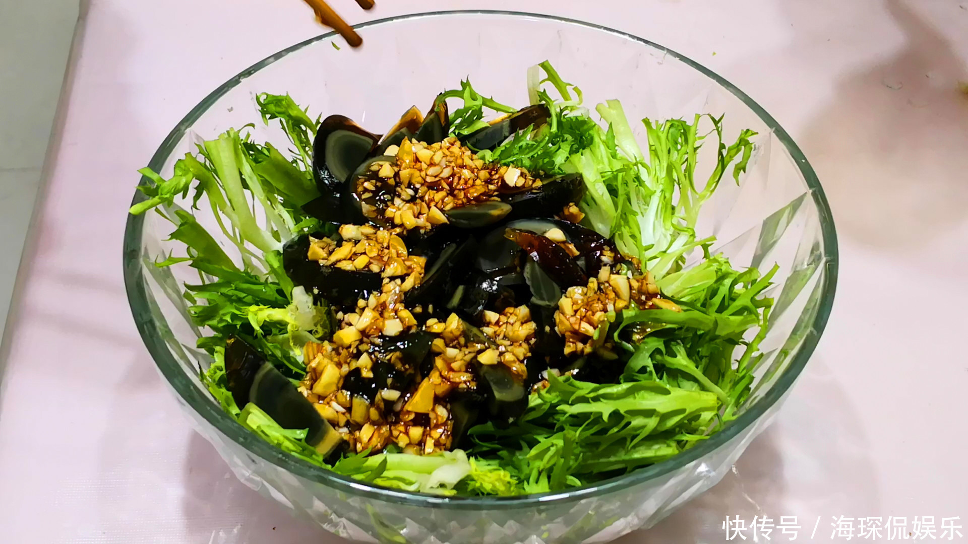 花生米炒|天热最馋此道菜,鲜香又下饭,简单又营养,多吃还不长胖,太香了