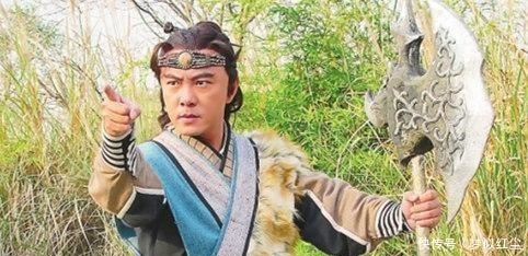 《隋唐演义》程咬金的三斧子都显过什么神威