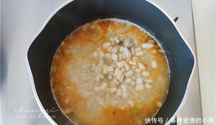太鲜|此碗粥悄悄走红朋友圈,4种食材10分钟搞定,太鲜了!明天接着吃
