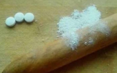 拦路虎|别再用化妆品了,每天用它抹脸,一周美白祛斑,素颜也能成女神