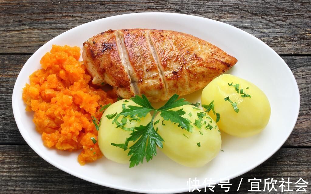 体脂率|想成为一位肌肉型男,你需要怎么做?从吃、睡、练三个方面入手