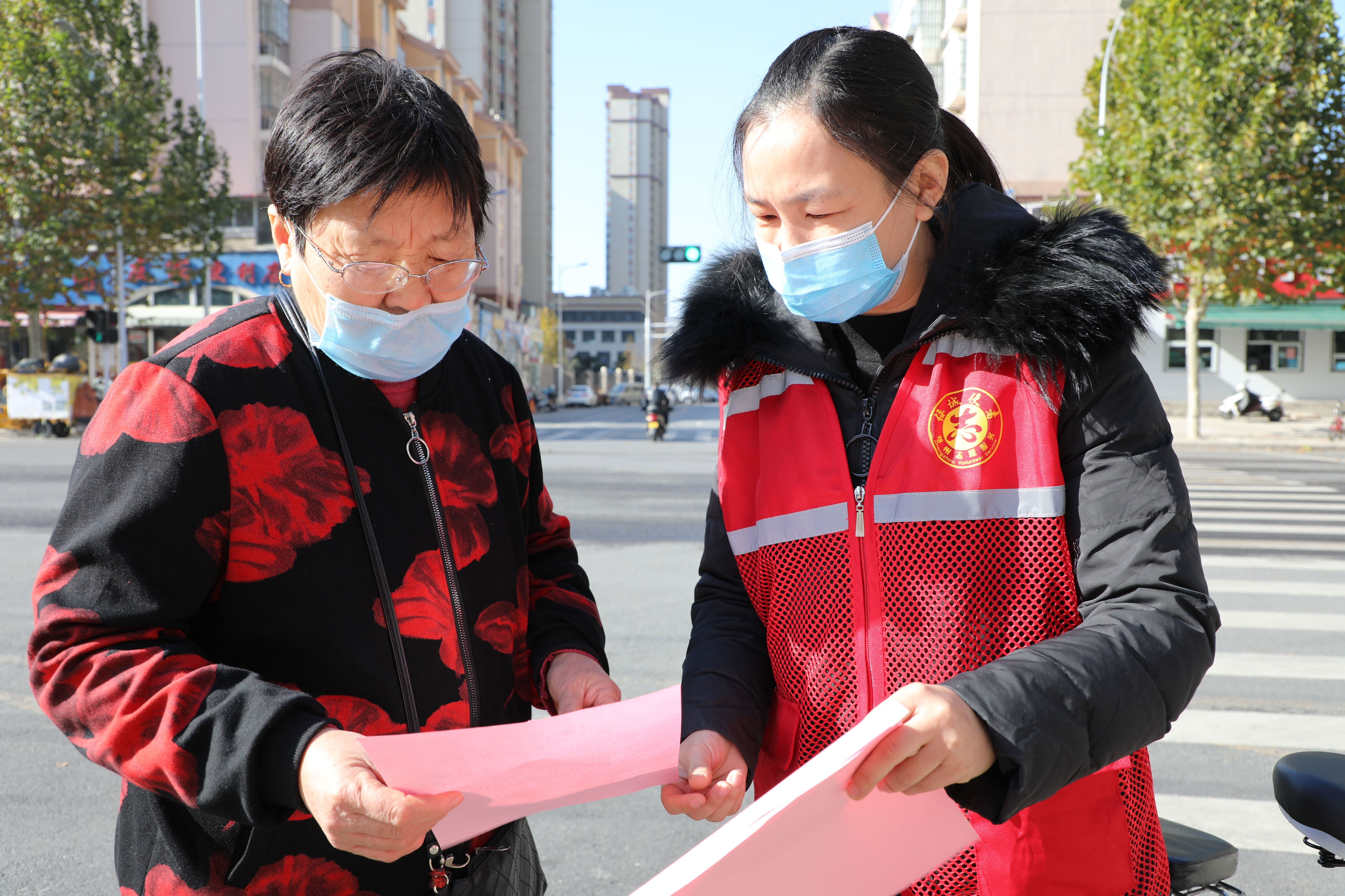 中央文明办|郑州经开区外国语小学开展“交通安全日”主题系列活动