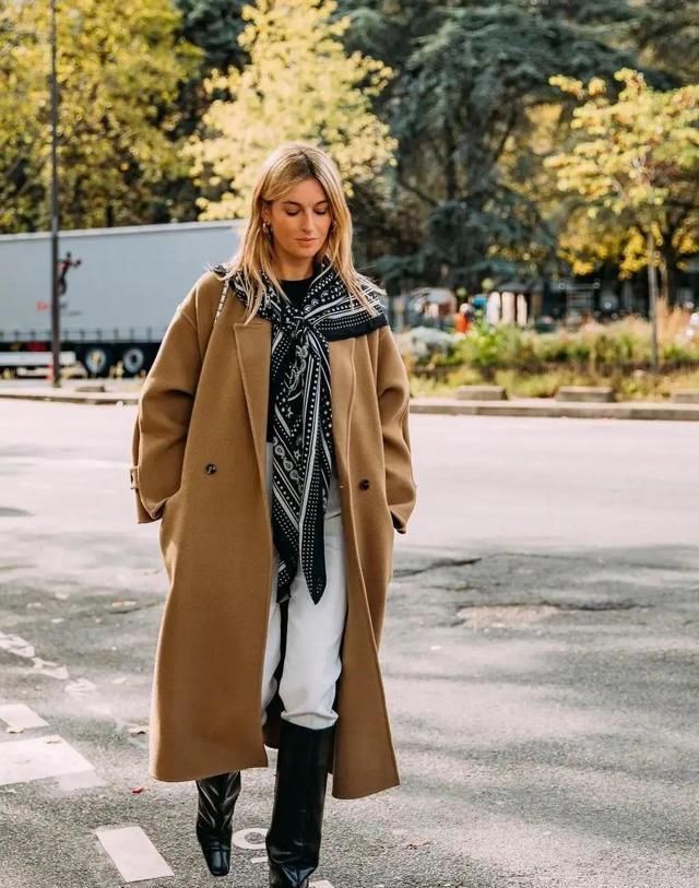 冬天怎么穿“驼色大衣”更气质？这4组实用的配色模板，值得收藏