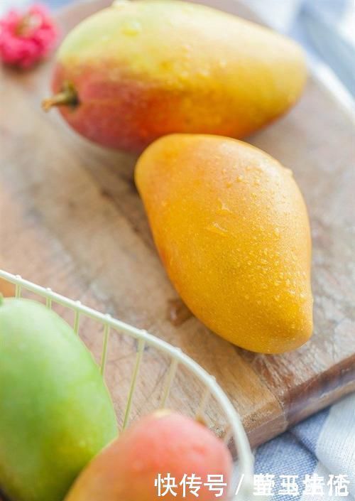 肠道|想长寿得会“吃”，常吃三种食物，促进消化，肠道干净，早吃早好