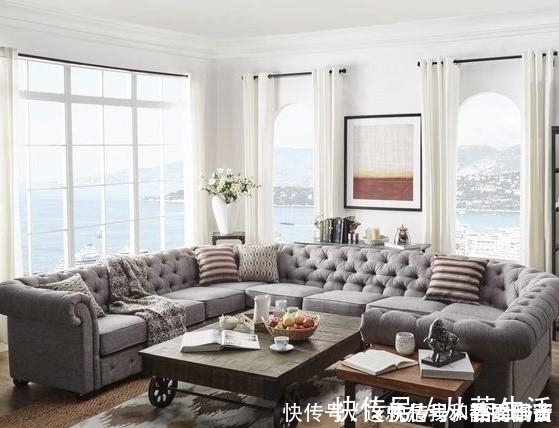 u字型|客厅沙发怎么买U型太老土,聪明人家里这样摆,时尚省空间