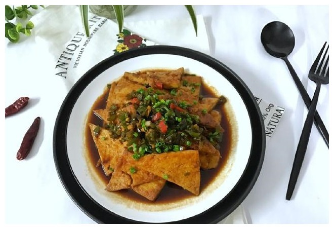 这菜只花3元钱，汁浓味鲜，比肉还好吃，老公又多吃了一碗饭