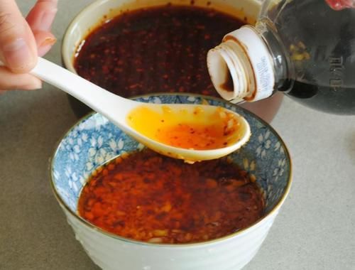 最近,特饞的下酒菜,煮熟切成片,蘸料汁吃特過癮,開胃更解饞