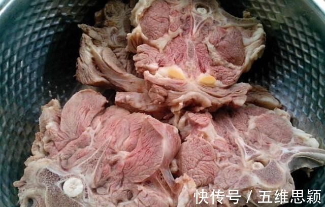 羊贩子|羊身上最“补”的一块肉,一只羊身上只有一个,羊贩子舍不得卖