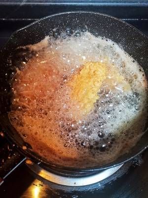 家常鸡翅菜谱，酥皮炸鸡翅，做法简单，好吃到舔手指，吃不够