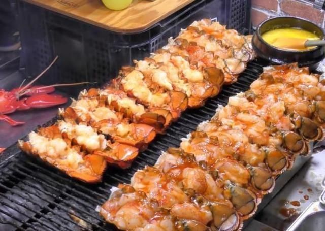 大叔|胖大叔卖“奢侈小吃”,50元一个,不准食客挑,食客却排着长队买