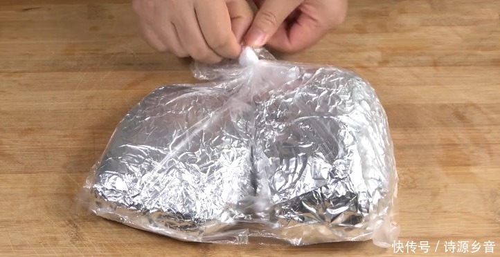 新鲜猪肉，不要直接放冰箱冷冻，多加一步，储存半年都不变质