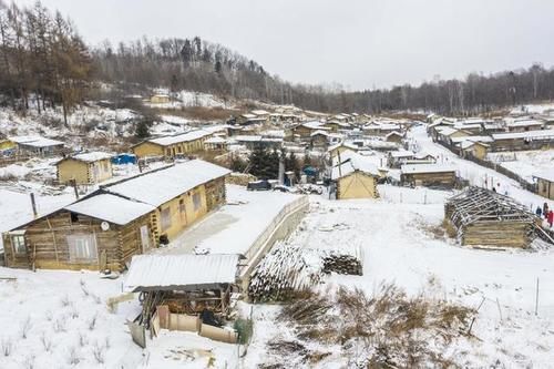 白山抚松藏着个“木屋村落”，落泪的风景连绵，去这里返璞归真吧