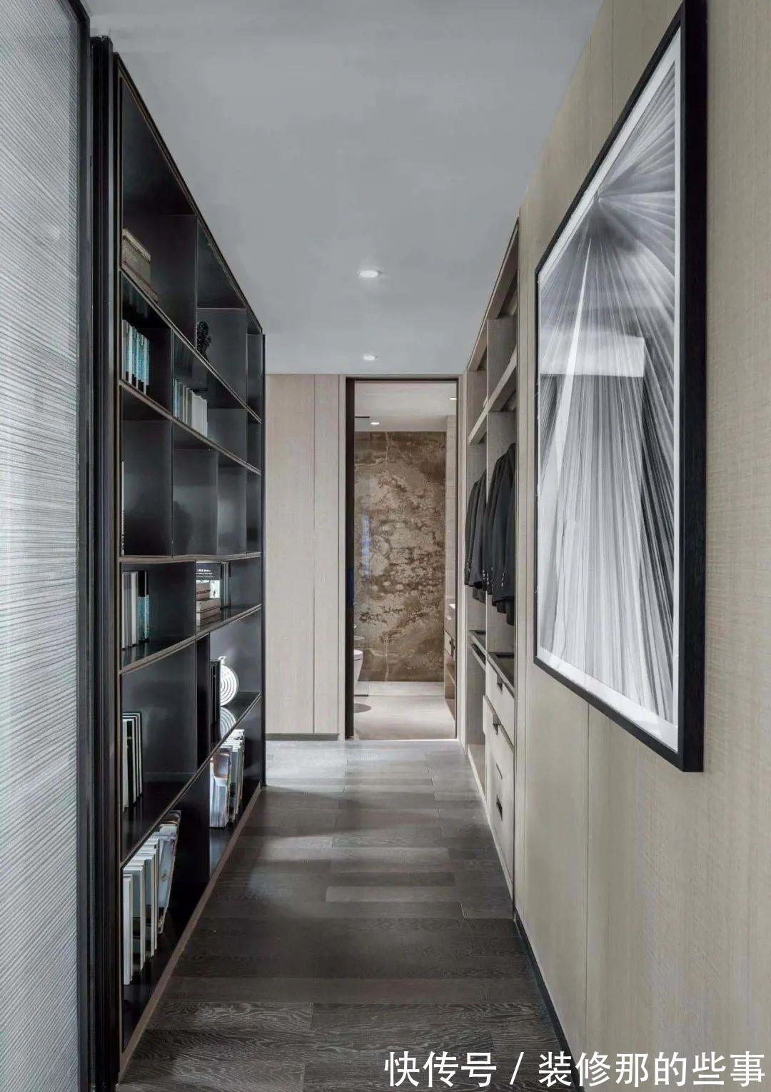 书房|书柜位置丨家里没有书房，书柜怎么放？这5种设计太妙了！