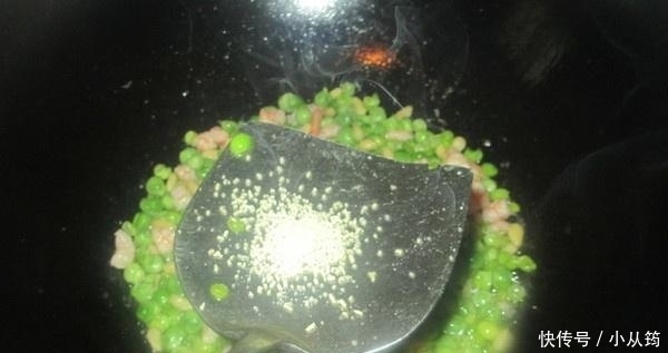 不管有钱没钱,女人要隔三差五吃“天然玻尿酸”,皮肤水嫩显年轻