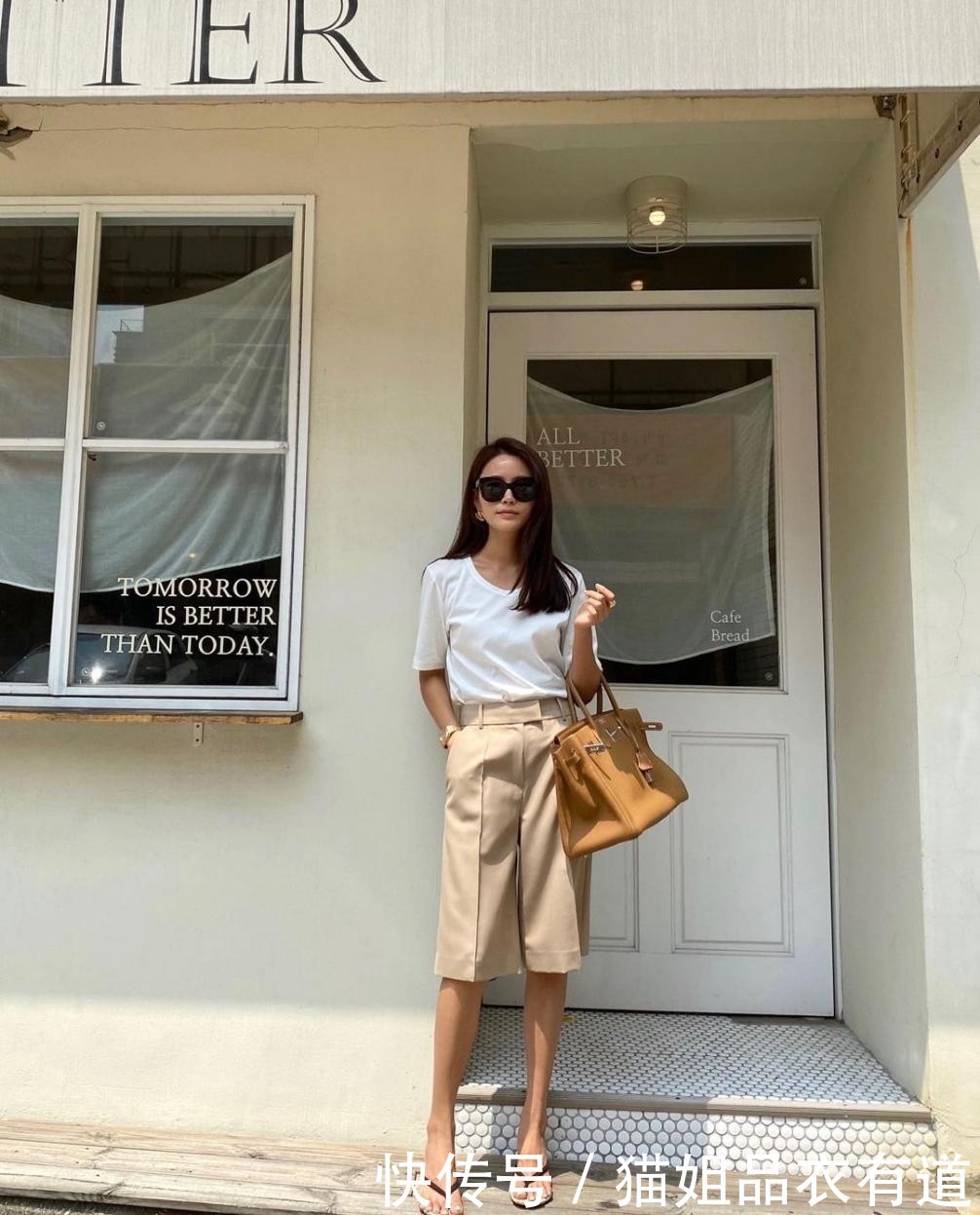 女人味|“基本款T恤+裤装”,优雅的女人这样穿,16套Look教你轻松变高级