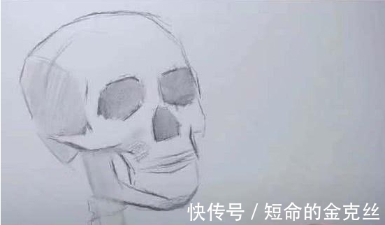 美术生&美术生秀素描水平,本以为是画易烊千玺,谁知下一步又发生了改变