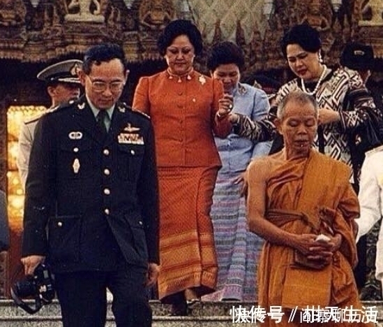 佛教&“泰国圣僧”龙婆坤:捐款60亿泰铢,接受国王跪拜,一生是个传奇