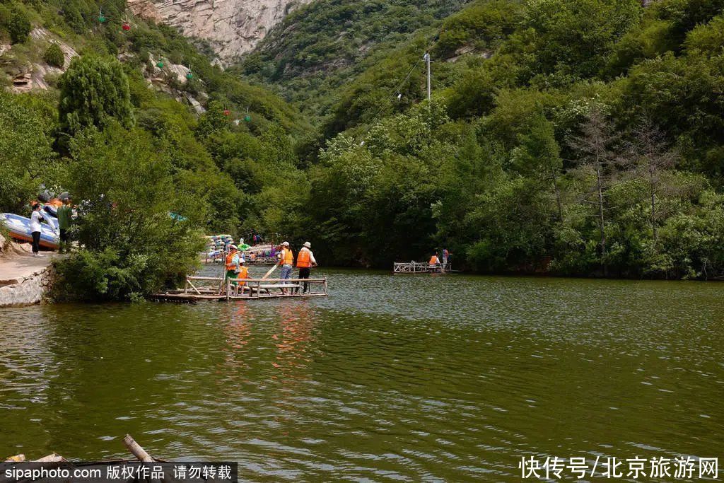 清凉必备！京郊有处隐匿的避暑秘境，绝壁之上赏山水，还能乘船穿越丛林！