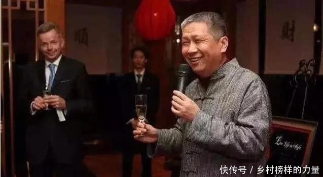 马未都:一块永乐青花地砖,看到后激动不已,直接放包里砍价