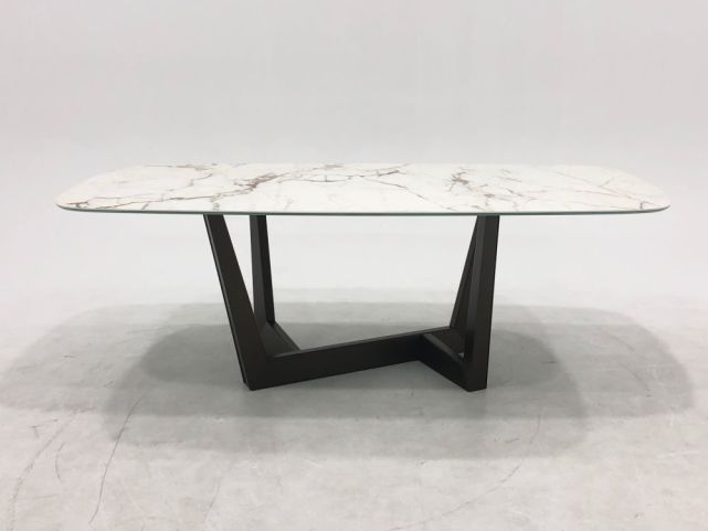 陶瓷|餐桌选购指南丨这几款进口经典款餐桌美观又实用!