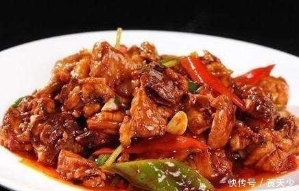 简单家常菜：酱爆豆腐，豆干炒肉，豆豉虎皮青椒